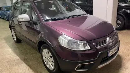 Usata Fiat Sedici Emotion 120 CV (88 kW) 2012 Viola SUV
