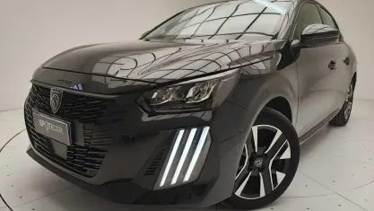 Usata Peugeot 208 Allure 145 CV (106 kW) 2025 Nero Utilitaria