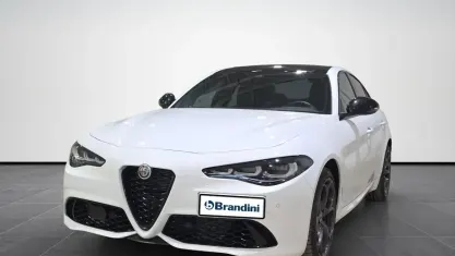 Usata Alfa Romeo Giulia Competizione 211 CV (155 kW) 2024 Bianco Berlina