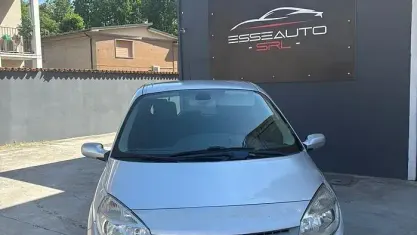Usata Renault Grand Scénic II 106 CV (77 kW) 2006 Grigio Monovolume