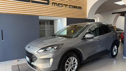 Usata Ford Kuga Titanium 120 CV (88 kW) 2022 Grigio SUV