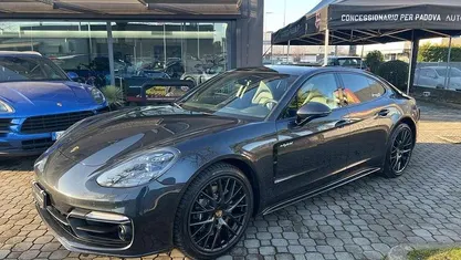 Usata Porsche Panamera 462 CV (339 kW) 2019 Grigio Utilitaria