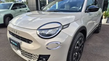 Usata Fiat 600 La Prima 101 CV (74 kW) 2025 Beige SUV