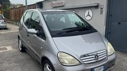 Grigio Usata 2000 Mercedes A160 Classic Tre volumi | 1500 € (Buon prezzo)