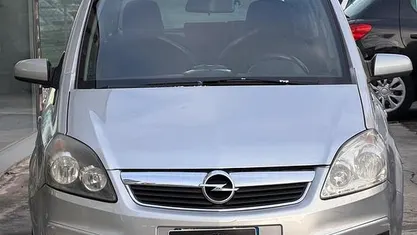 Usata Opel Zafira 129 CV (94 kW) 2007 Grigio Monovolume