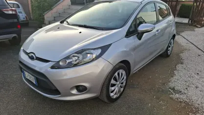 Usata Ford Fiesta 82 CV (60 kW) 2011 Grigio