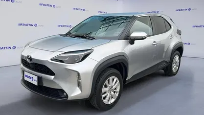 Usata Toyota Yaris Cross Business Edition 177 CV (130 kW) 2025 SUV