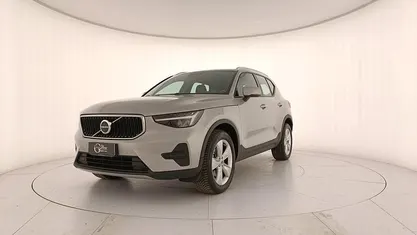 Argento Usata 2022 Volvo XC40 Core SUV | 26.900 € (Buon prezzo)