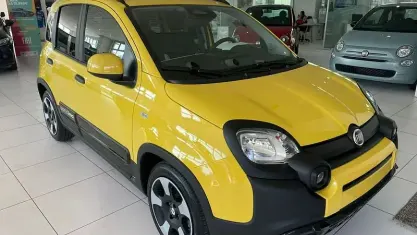 Nuova Fiat Panda Cross 65 CV (47 kW) 2026 Giallo Utilitaria