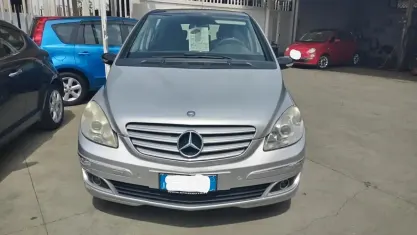 Usata Mercedes B150 95 CV (69 kW) 2009 Grigio Monovolume