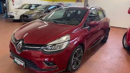 Rosso Usata 2017 Renault Clio GrandTour Intens Station wagon | 8900 € (Buon prezzo)