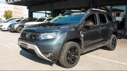 Usado Dacia Duster Prestige 116 CV (85 kW) 2022 Gris SUV