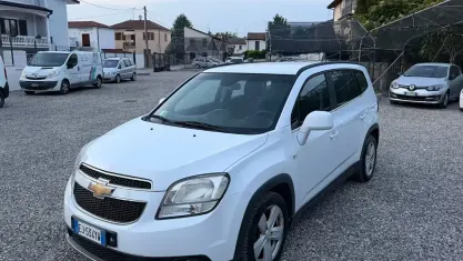 Usata Chevrolet Orlando LTZ 163 CV (119 kW) 2011 Bianco Monovolume