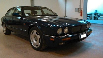 Usata Jaguar XJR 325 CV (239 kW) 1995 Blu Berlina