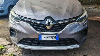 Usata Renault Captur Intens 95 CV (69 kW) 2021 Grigio SUV