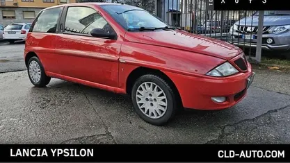 Usata Lancia Ypsilon 60 CV (44 kW) 2001 Rosso Utilitaria