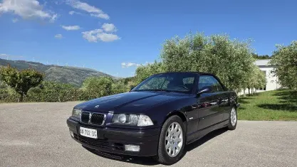 Usata BMW 320 150 CV (110 kW) 1997 Blu Cabrio