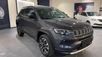 Usata 2024 Jeep Compass Altitude SUV | 24.900 € (Ottimo prezzo)