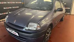 Blu/azzurro Usata 1999 Renault Clio II Tre volumi | 2990 € (Molto cara)