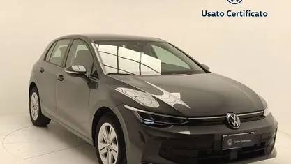 Usata VW Golf VIII Life 115 CV (84 kW) 2025 Utilitaria