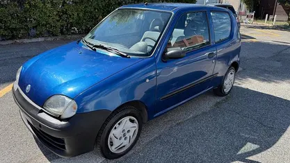 Usata Fiat 600 54 CV (39 kW) 2005 Blu Berlina
