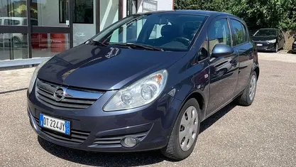 Usata Opel Corsa Enjoy 80 CV (58 kW) 2009 Berlina