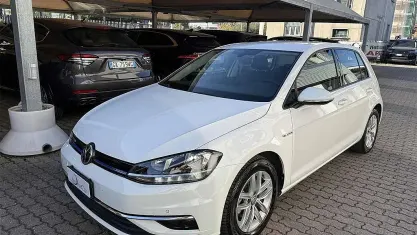 Occasion VW Golf VIII Trendline 131 ch (96 kW) 2020 Blanc Berline