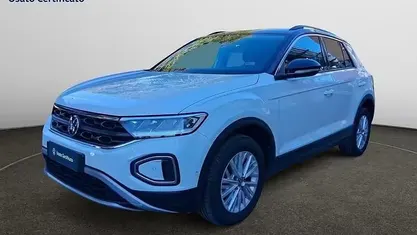Begagnad VW T-Roc Life 110 HK (80 kW) 2023 Vit SUV
