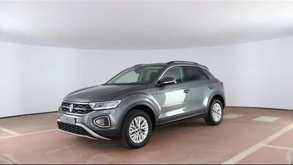 Grigio / pastello Usata 2023 VW T-Roc Life SUV | 20.600 € (Ottimo prezzo)