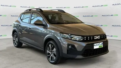 Nuova Dacia Sandero Expression 122 CV (89 kW) 2026 Grigio Utilitaria