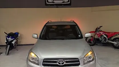 Usata Toyota RAV4 Luxury 177 CV (130 kW) 2006 Grigio SUV