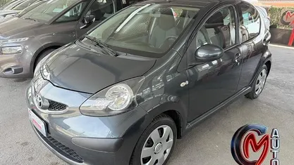 Usata Toyota Aygo Sol 68 CV (50 kW) 2006 Grigio Utilitaria