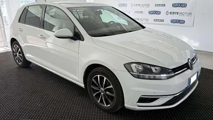 Usata VW Golf VII 90 CV (66 kW) 2017 Bianco pastello Berlina