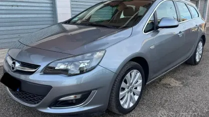 Usata Opel Astra 140 CV (102 kW) 2016 Grigio Station wagon