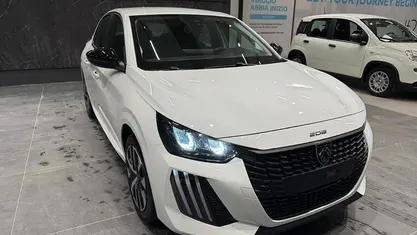 Usata Peugeot 208 Style 75 CV (55 kW) 2025 Utilitaria