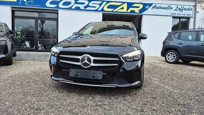 Usata Mercedes B180 Business 116 CV (85 kW) 2021 Nero Monovolume