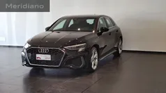 Nero mythos metallizzato Usata 2023 Audi A3 Comfort Due volumi | 31.800 € (Buon prezzo)