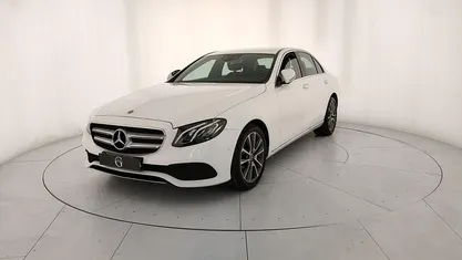 Bianco Usata 2017 Mercedes E220 Business Tre volumi | 29.900 € (Buon prezzo)