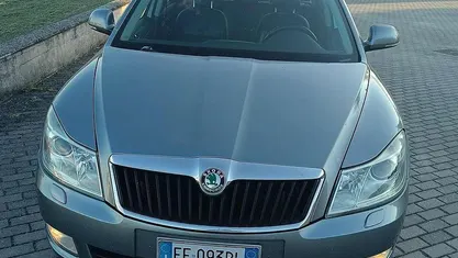 Grigio Usata 2012 Skoda Octavia Tre volumi | 5999 € (Ottimo prezzo)