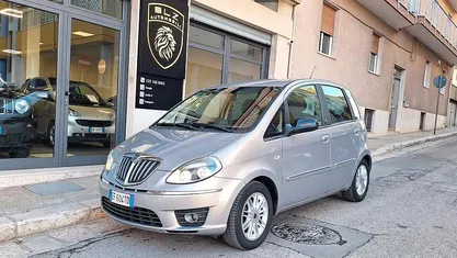Usata Lancia Musa Gold 77 CV (56 kW) 2012 Giallo Monovolume