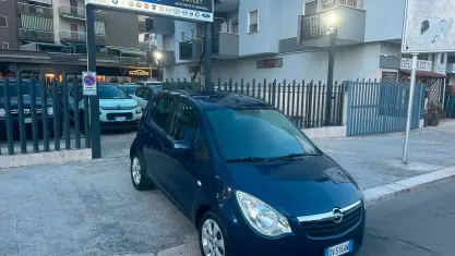 Usata Opel Agila Enjoy 65 CV (47 kW) 2009 Blu Utilitaria