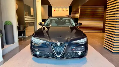 Begagnad Alfa Romeo Giulia Executive 180 HK (132 kW) 2018 Svart Sedan