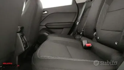 Usata Renault Captur Equilibre 101 CV (74 kW) 2024 Nero SUV
