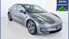 Grigio Usata 2023 Tesla Model 3 Standard Range Tre volumi | 29.900 € (Ottimo prezzo)