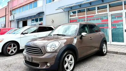Usata Mini Countryman 90 CV (66 kW) 2012 Marrone SUV
