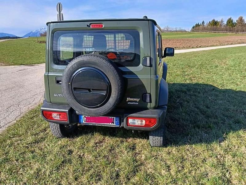 Usata Suzuki Jimny 102 CV (75 kW) 2022 Verde SUV