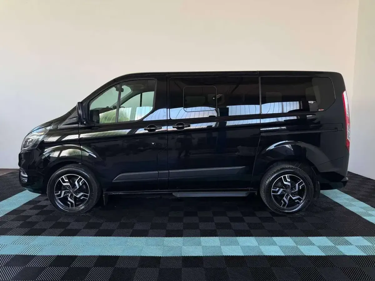 Usata Ford Tourneo Trend 105 CV (77 kW) 2018 Nero Monovolume