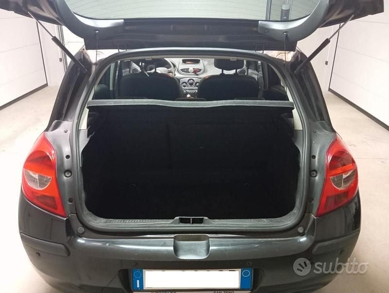Usata Renault Clio II 75 CV (55 kW) 2009 Nero Utilitaria