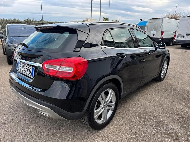 Usata Mercedes GLA200 Premium 136 CV (100 kW) 2017 Nero SUV