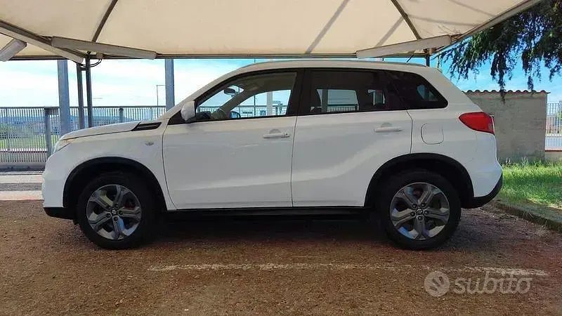 Usata Suzuki Vitara Cool 120 CV (88 kW) 2016 Bianco SUV